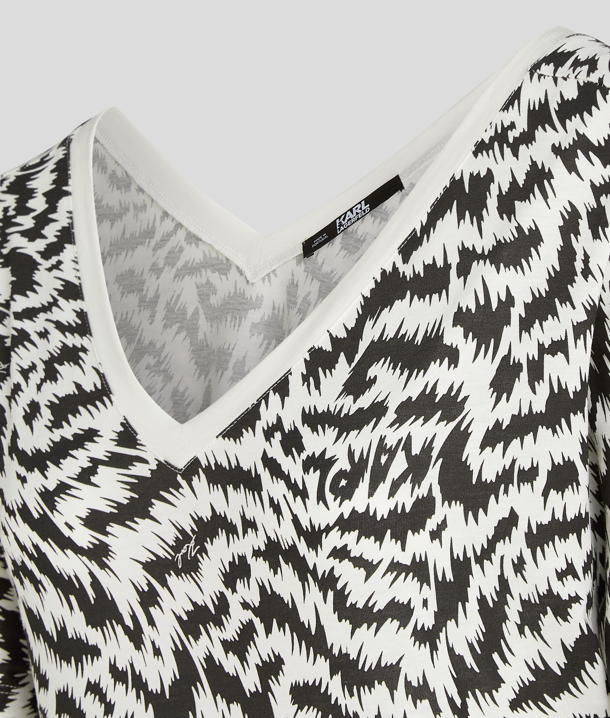 (image for) Unique Value Zebra-Print V-Neck Top